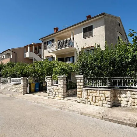 Awesome In With Wifi Apartamento Poreč