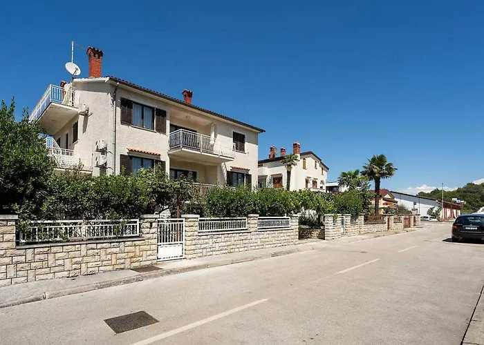 Awesome In With Wifi Apartamento Poreč