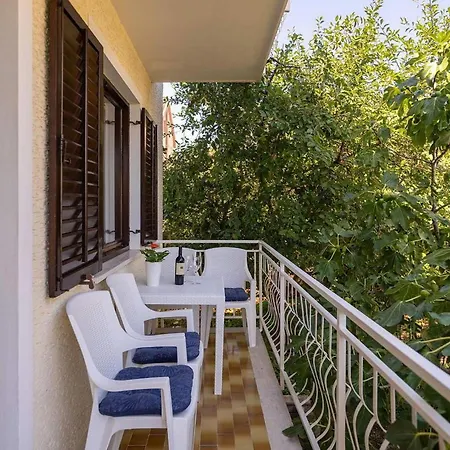 Cozy In With Kitchen Apartment Porec