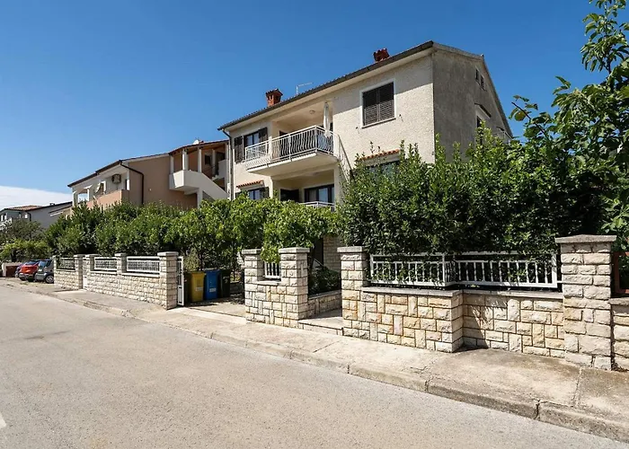 Awesome In With Wifi Daire Poreč