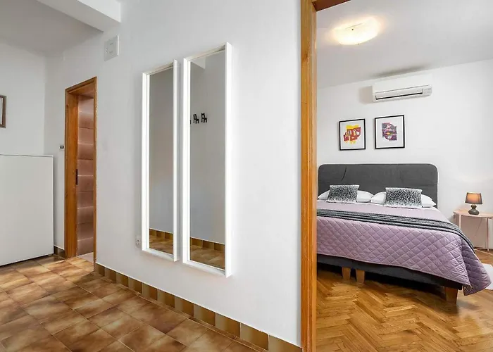 Awesome In With Wifi Daire Poreč